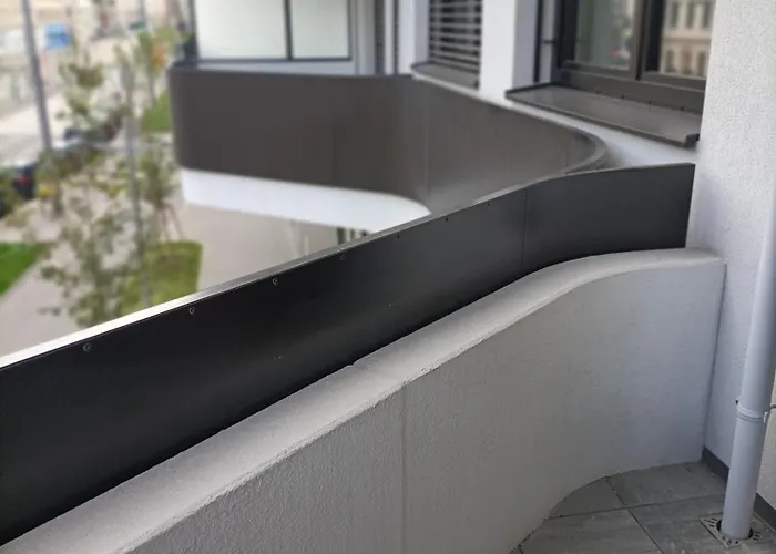 Hauptbahnhof Flat At Train Station فيينا